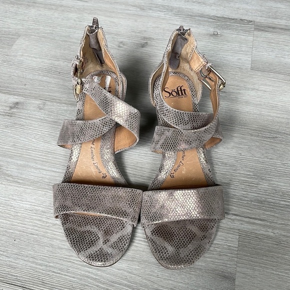 Sofft Mauldin Strappy Wedge Leather Sandal Snake Print Metallic Size 10 - Picture 4 of 9